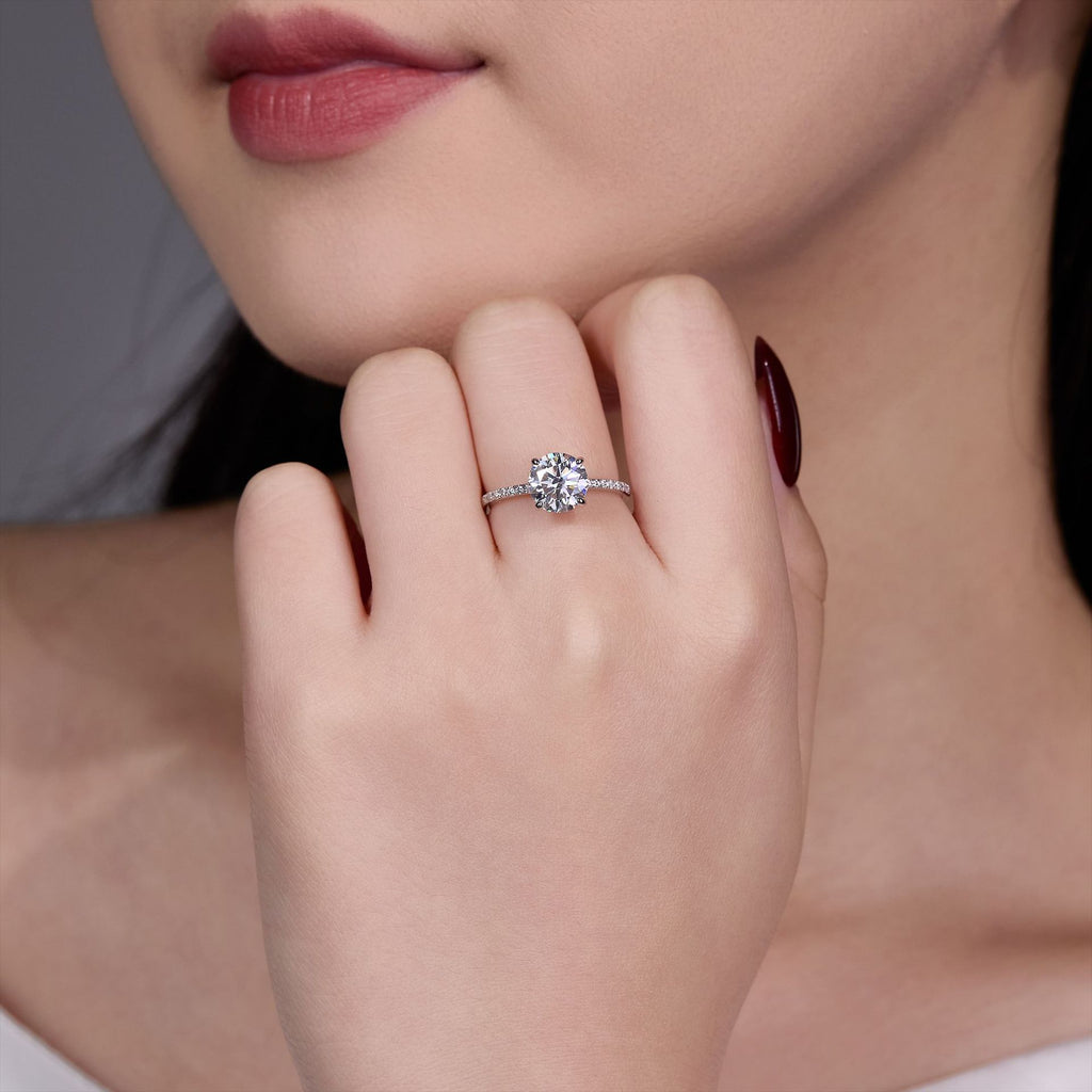 JIGrandeur™Elviora Moissanite Ring