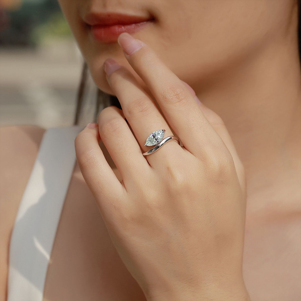 JIGrandeur™ Lyvora  Moissanite Ring