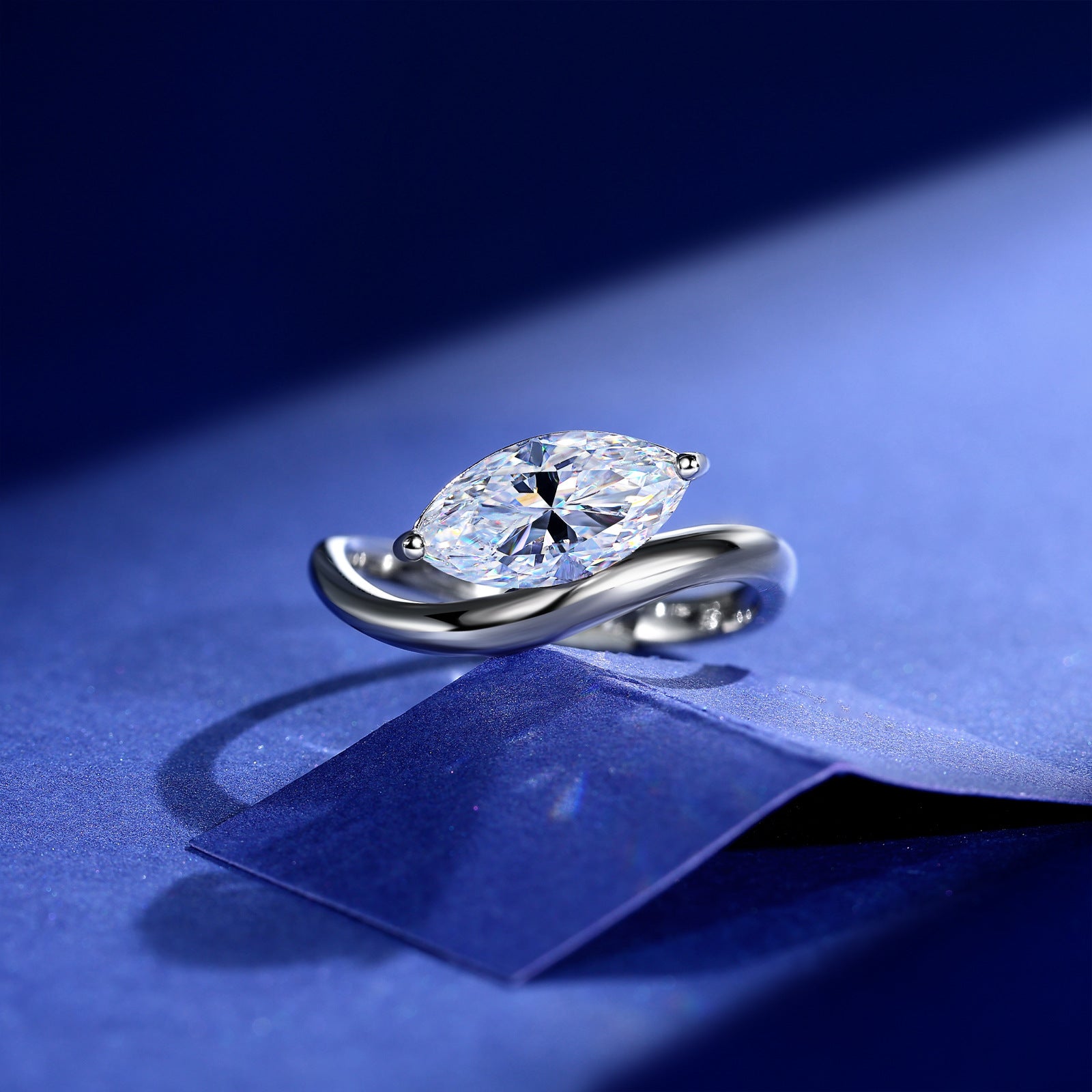 JIGrandeur™ Lyvora  Moissanite Ring